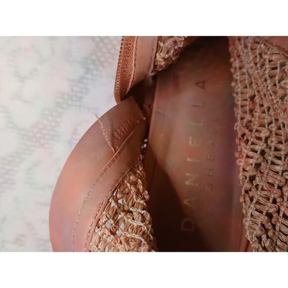 Women's Daniella Shevel Gladitor Sandals, Size US 10 - Picture 5 of 6